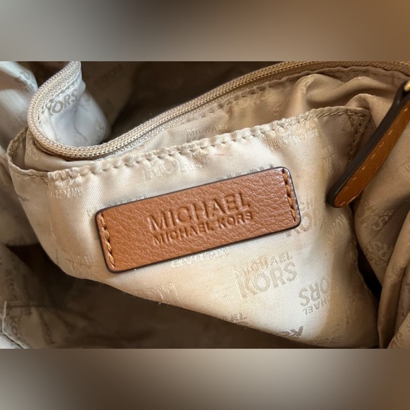 Authentic Michael Kors MK Camel Brown Bag - Picture 8 of 11